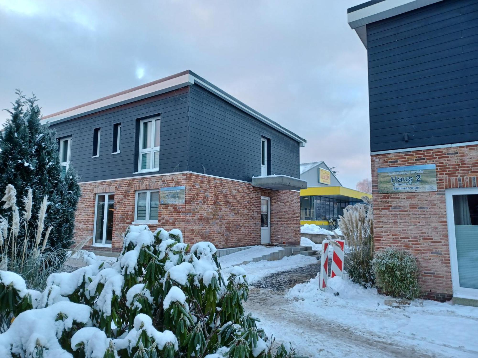 Sportpension "Seminarhaus An Der Eider" Toenning Exterior photo